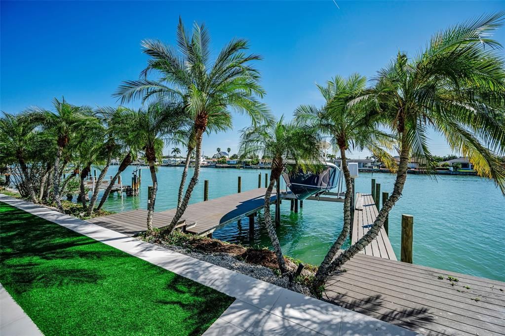 Active With Contract: $1,995,000 (4 beds, 3 baths, 2679 Square Feet)