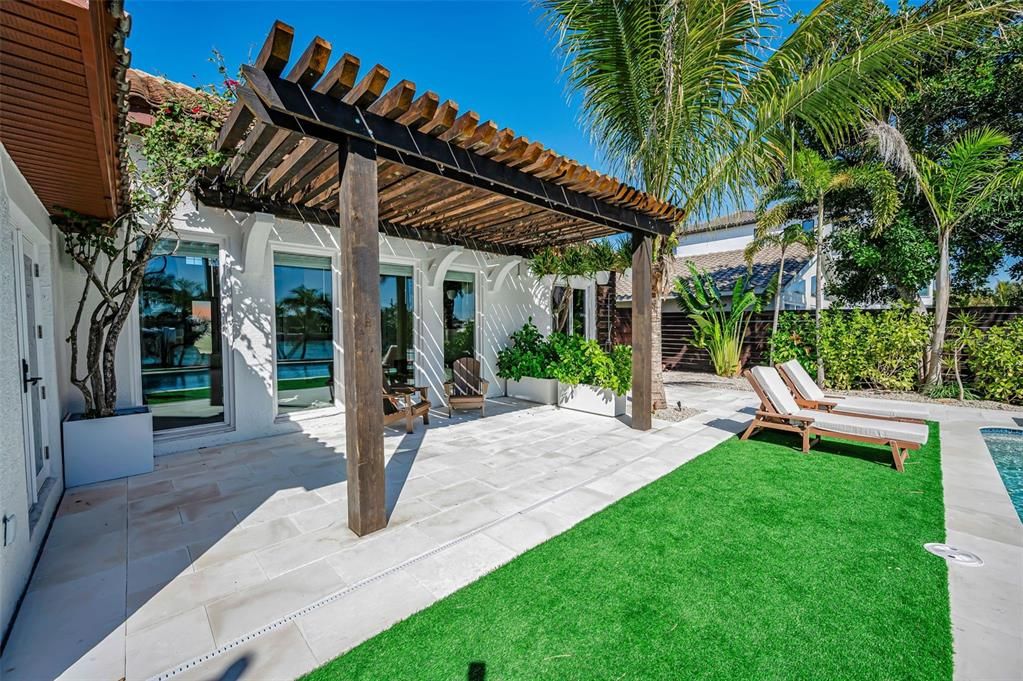 Active With Contract: $1,995,000 (4 beds, 3 baths, 2679 Square Feet)