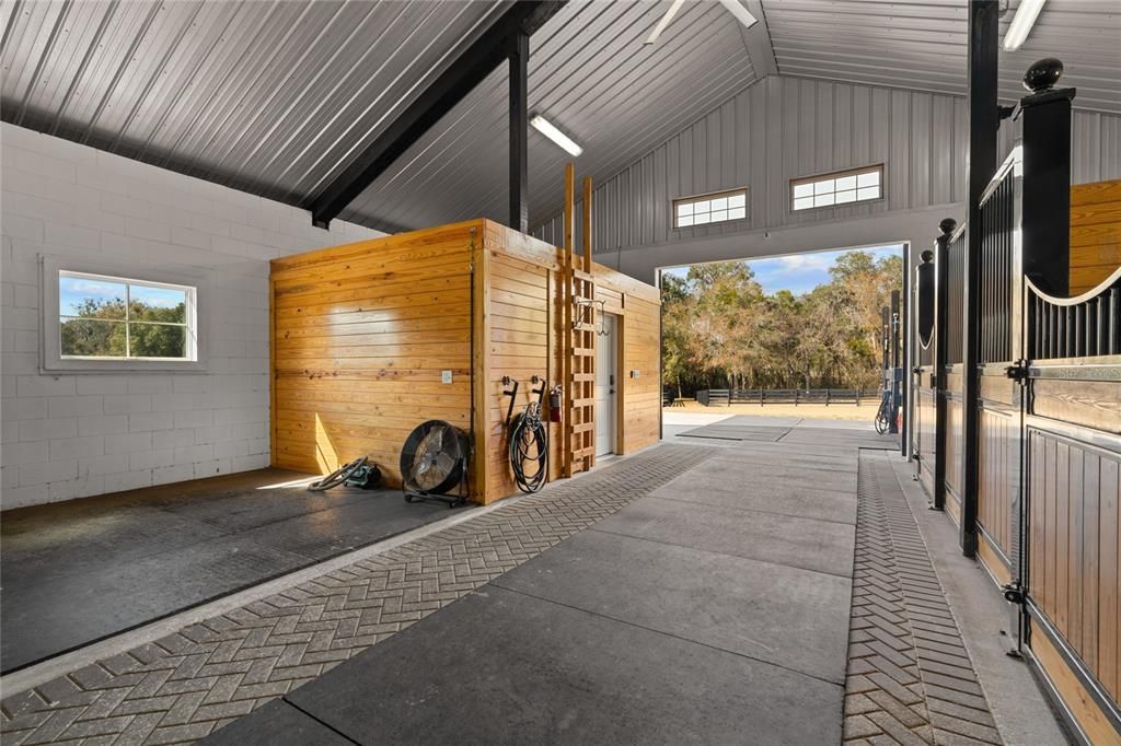 На продажу: $2,750,000 (2 спален, 2 ванн, 2592 Квадратных фут)