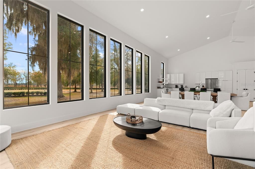 На продажу: $2,750,000 (2 спален, 2 ванн, 2592 Квадратных фут)