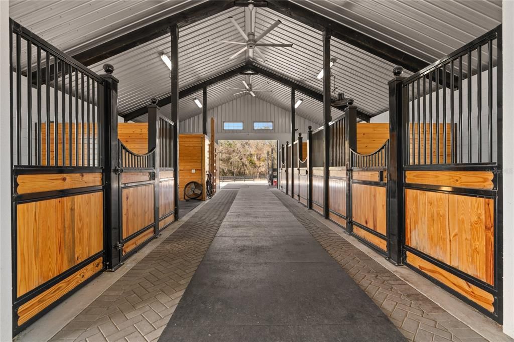 На продажу: $2,750,000 (2 спален, 2 ванн, 2592 Квадратных фут)