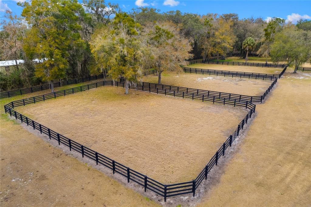 На продажу: $2,750,000 (2 спален, 2 ванн, 2592 Квадратных фут)