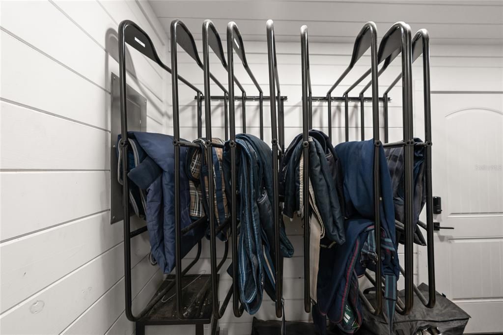 На продажу: $2,750,000 (2 спален, 2 ванн, 2592 Квадратных фут)