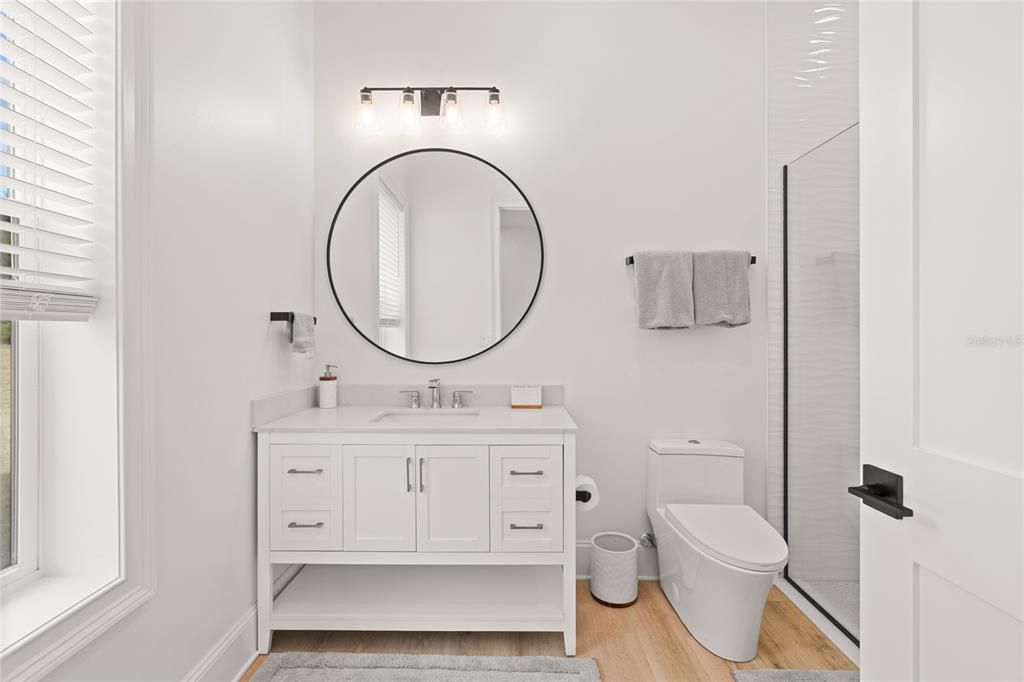 На продажу: $2,750,000 (2 спален, 2 ванн, 2592 Квадратных фут)