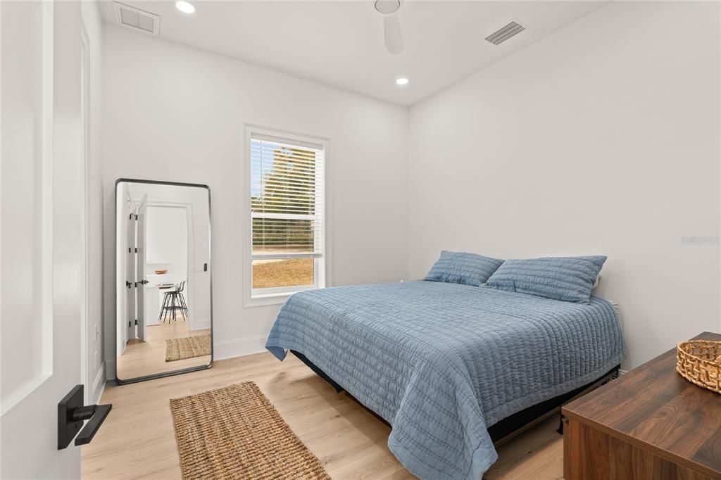 На продажу: $2,750,000 (2 спален, 2 ванн, 2592 Квадратных фут)