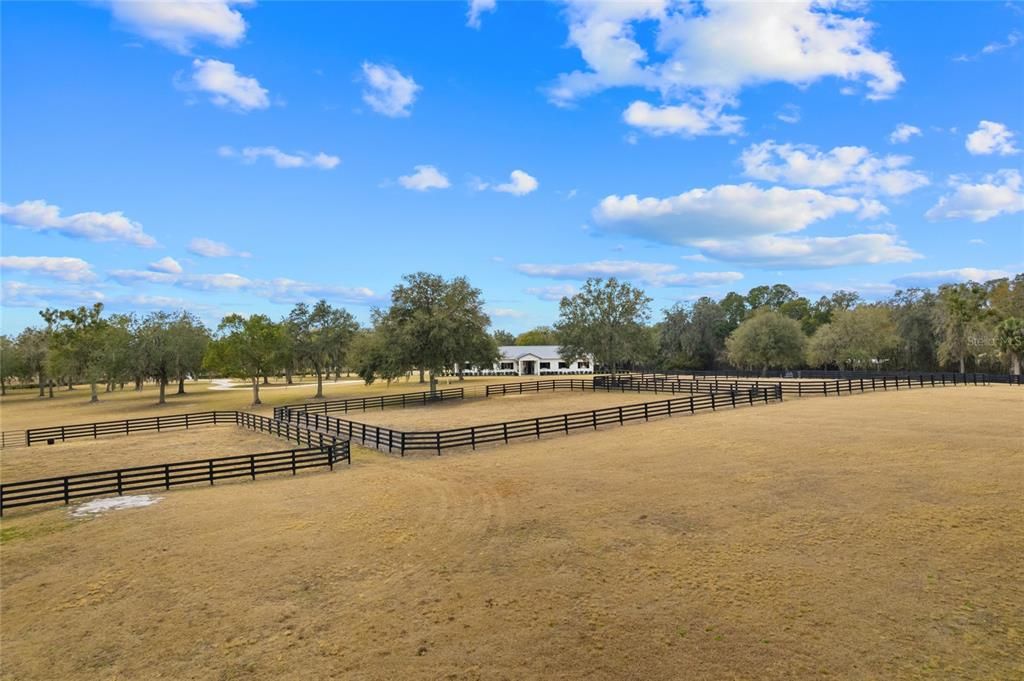 На продажу: $2,750,000 (2 спален, 2 ванн, 2592 Квадратных фут)