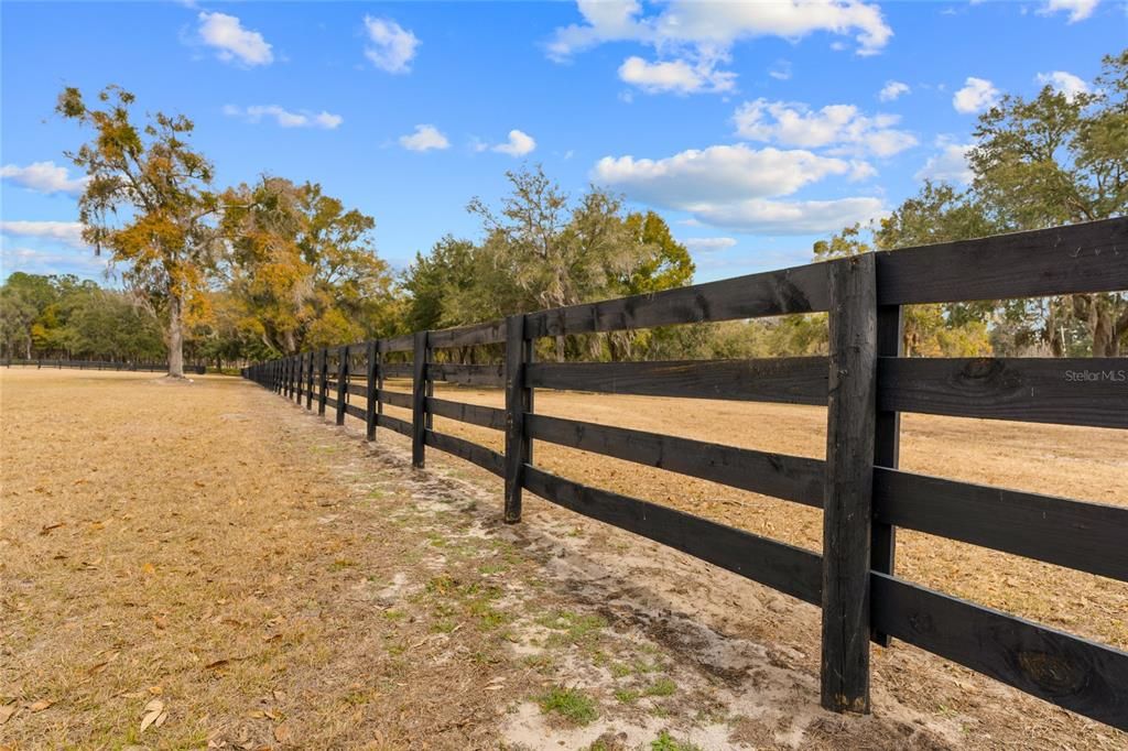 На продажу: $2,750,000 (2 спален, 2 ванн, 2592 Квадратных фут)