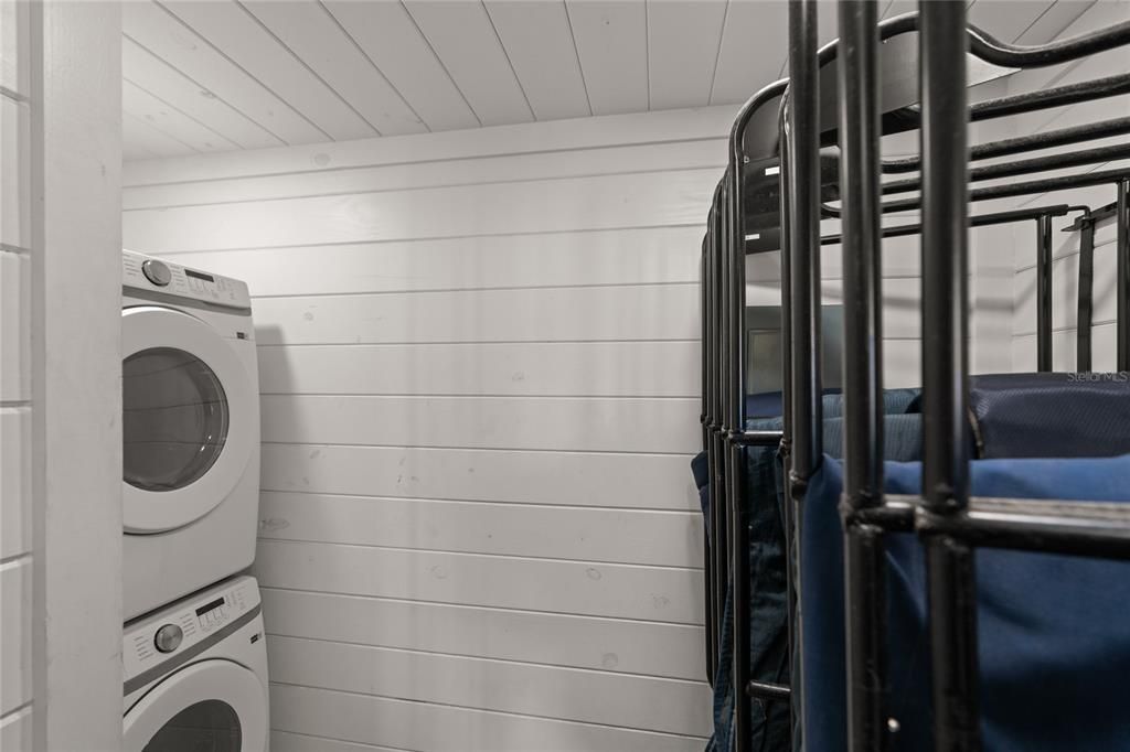 На продажу: $2,750,000 (2 спален, 2 ванн, 2592 Квадратных фут)