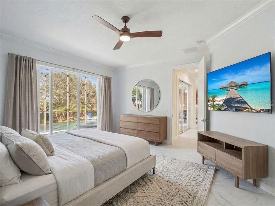 Activo con contrato: $1,395,000 (5 camas, 4 baños, 4000 Pies cuadrados)