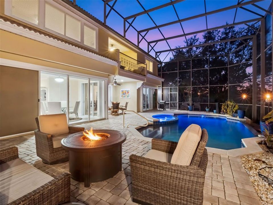 Activo con contrato: $1,395,000 (5 camas, 4 baños, 4000 Pies cuadrados)