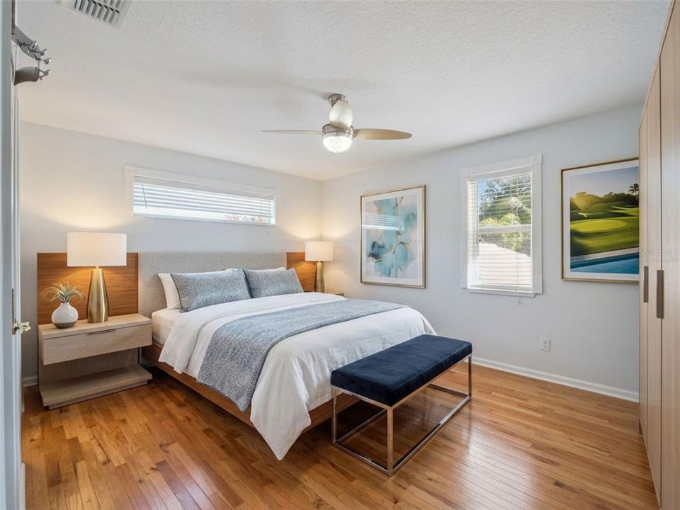 Activo con contrato: $1,395,000 (5 camas, 4 baños, 4000 Pies cuadrados)