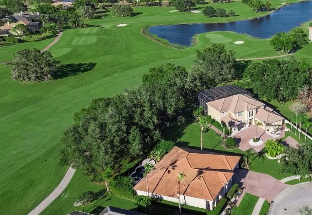 Activo con contrato: $1,395,000 (5 camas, 4 baños, 4000 Pies cuadrados)