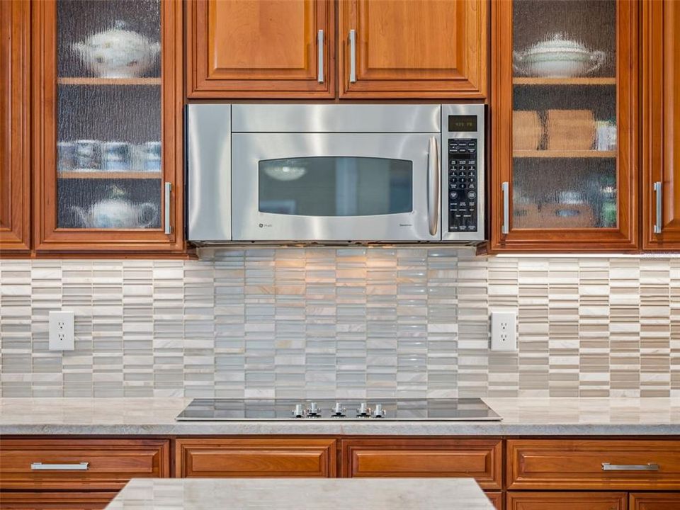 Activo con contrato: $1,395,000 (5 camas, 4 baños, 4000 Pies cuadrados)
