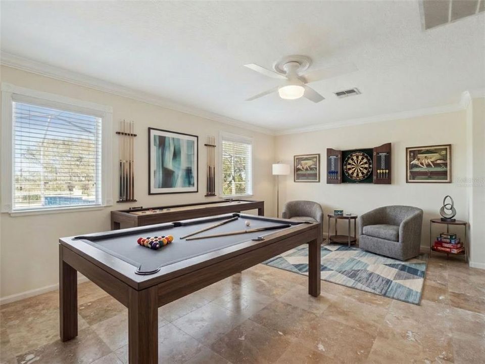 Activo con contrato: $1,395,000 (5 camas, 4 baños, 4000 Pies cuadrados)