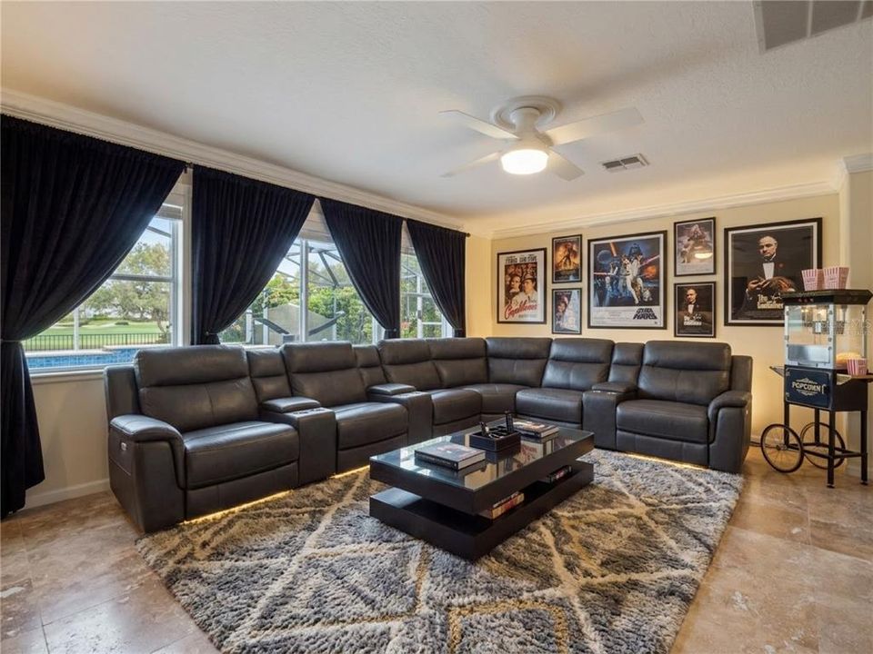 Activo con contrato: $1,395,000 (5 camas, 4 baños, 4000 Pies cuadrados)