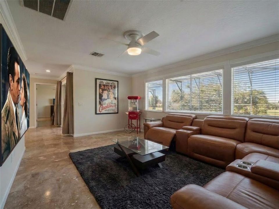 Activo con contrato: $1,395,000 (5 camas, 4 baños, 4000 Pies cuadrados)