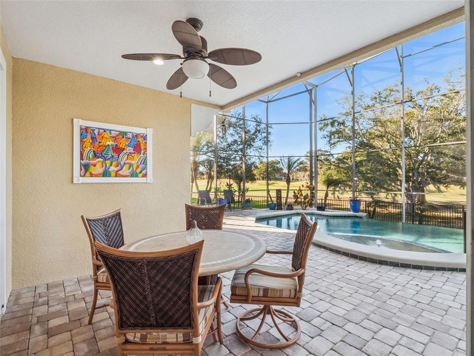 Activo con contrato: $1,395,000 (5 camas, 4 baños, 4000 Pies cuadrados)