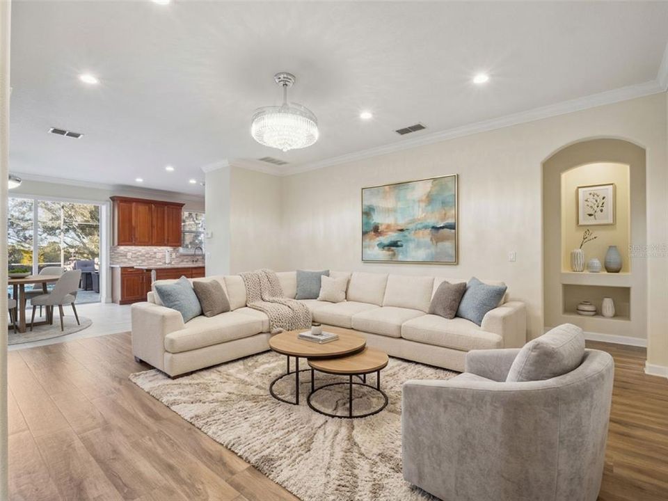 Activo con contrato: $1,395,000 (5 camas, 4 baños, 4000 Pies cuadrados)