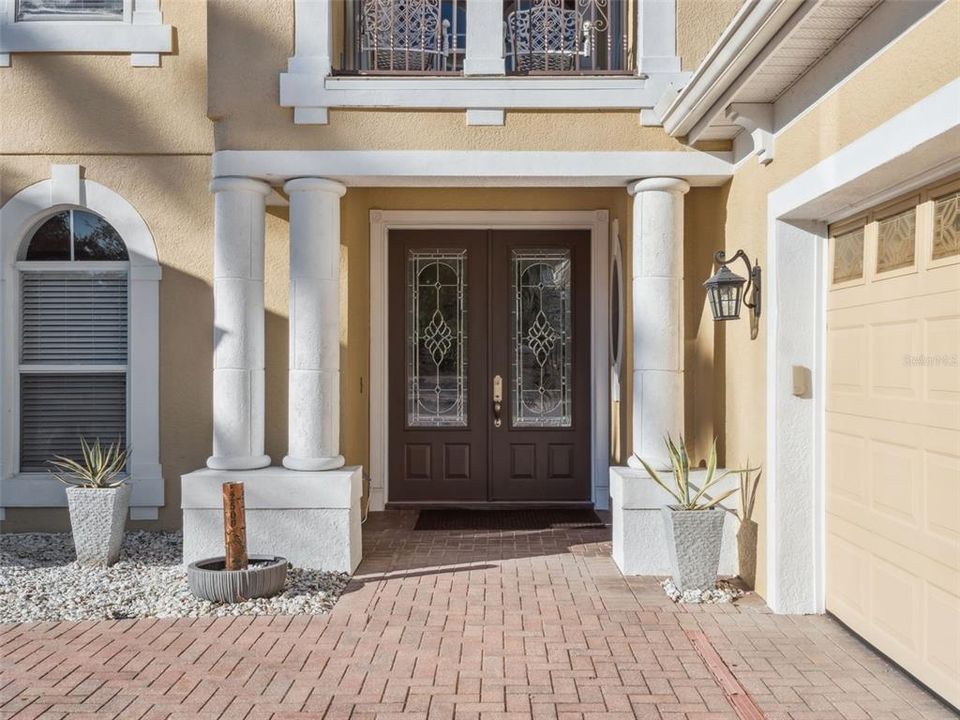 Activo con contrato: $1,395,000 (5 camas, 4 baños, 4000 Pies cuadrados)