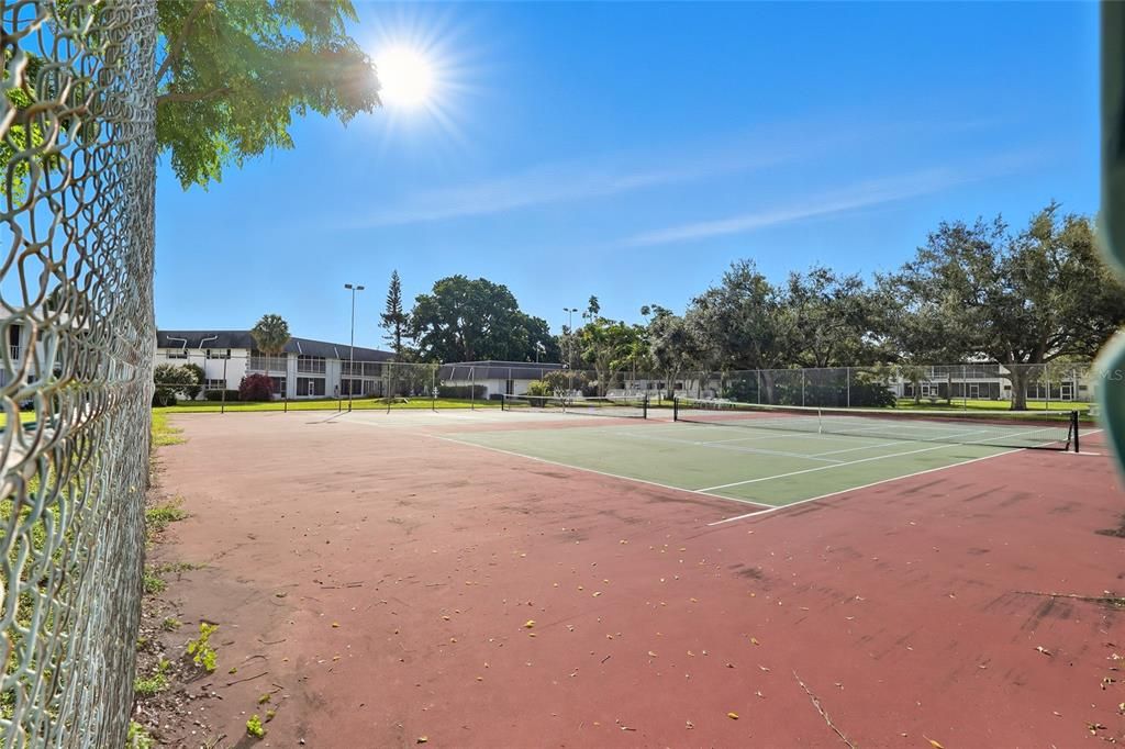 For Sale: $54,900 (1 beds, 1 baths, 725 Square Feet)
