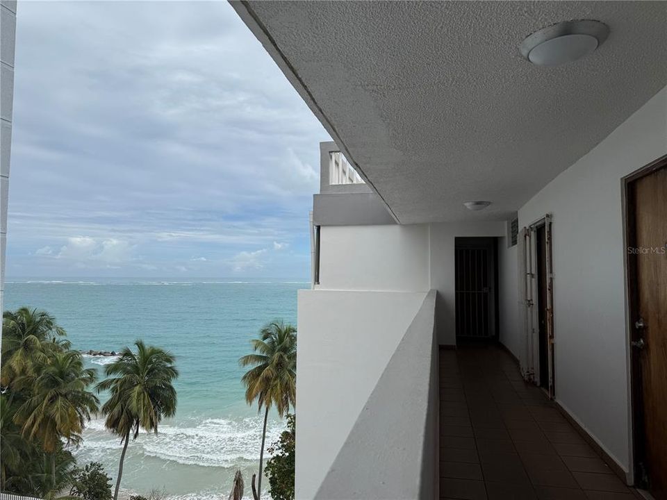 Active With Contract: $275,000 (1 beds, 1 baths, 409 Square Feet)