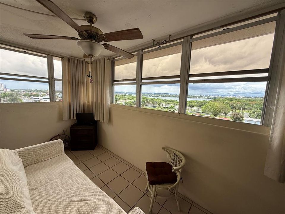 Active With Contract: $275,000 (1 beds, 1 baths, 409 Square Feet)
