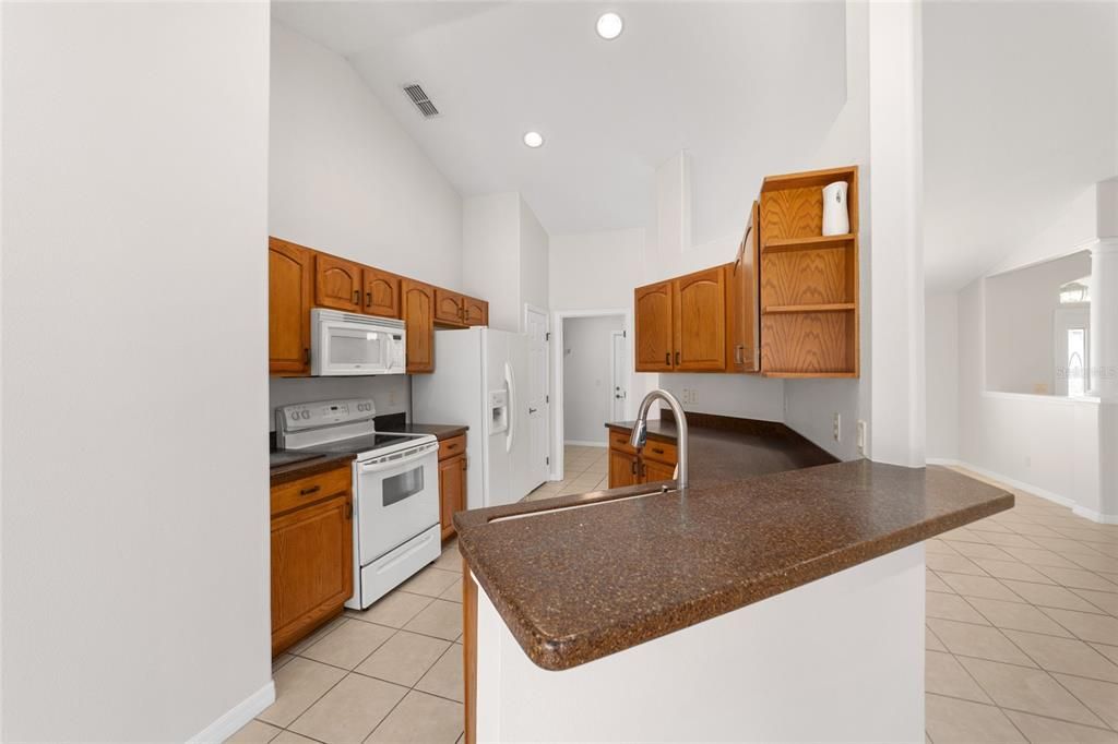 На продажу: $409,000 (3 спален, 2 ванн, 2135 Квадратных фут)