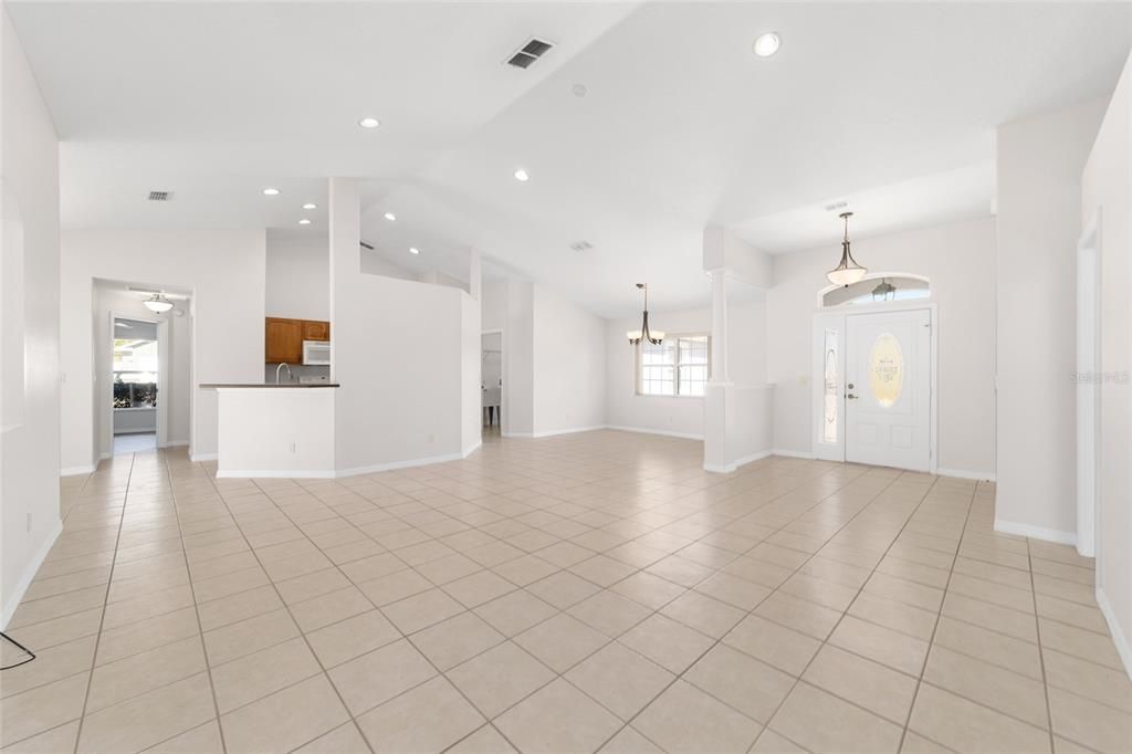 На продажу: $409,000 (3 спален, 2 ванн, 2135 Квадратных фут)