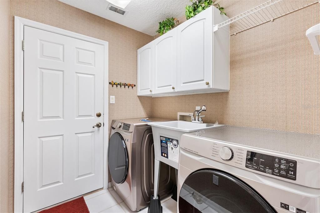 В аренду: $2,200 (3 спален, 2 ванн, 1690 Квадратных фут)
