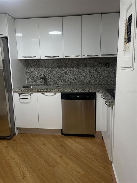 На продажу: $455,000 (2 спален, 2 ванн, 1160 Квадратных фут)