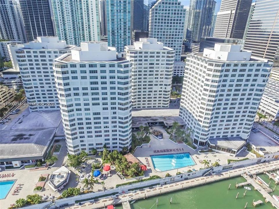 На продажу: $455,000 (2 спален, 2 ванн, 1160 Квадратных фут)