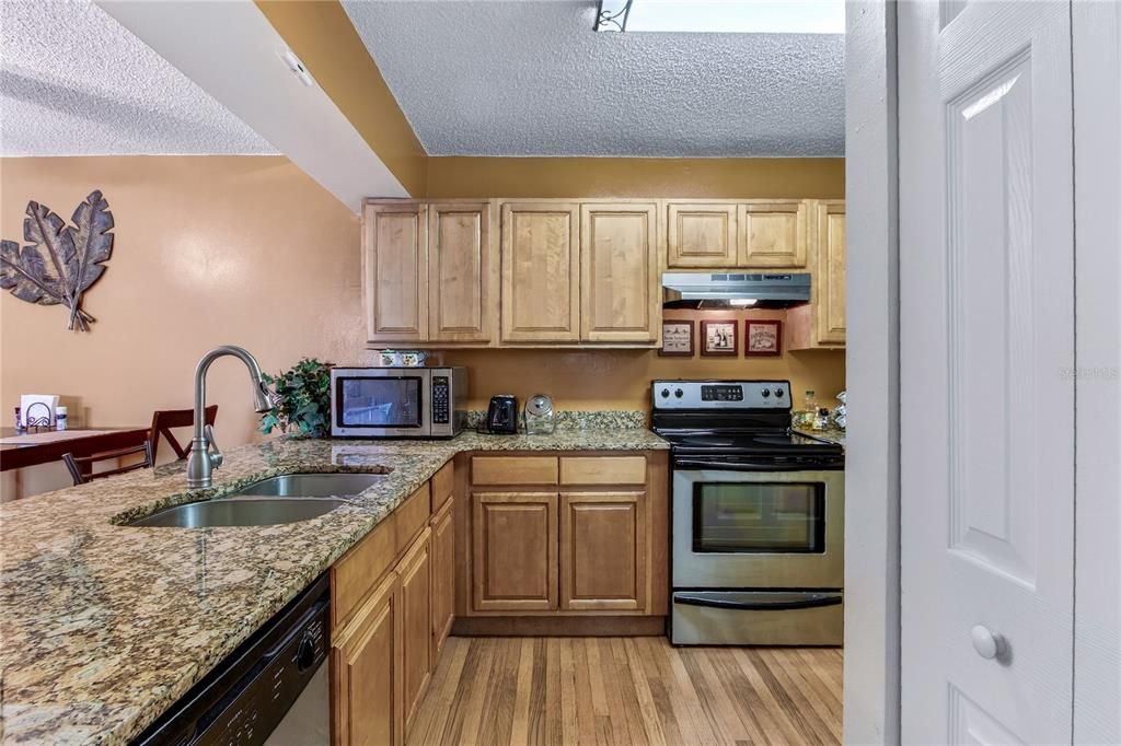 Activo con contrato: $149,000 (2 camas, 2 baños, 1126 Pies cuadrados)