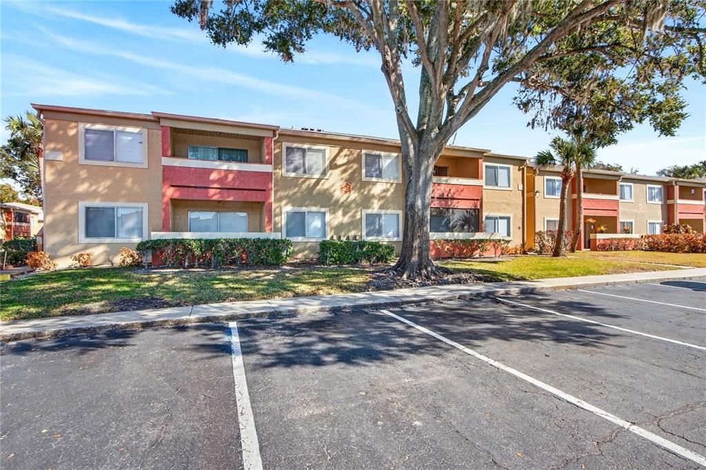 Activo con contrato: $149,000 (2 camas, 2 baños, 1126 Pies cuadrados)