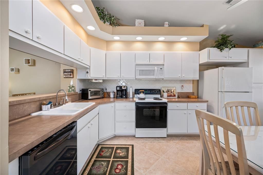 En Venta: $225,000 (3 camas, 2 baños, 1348 Pies cuadrados)