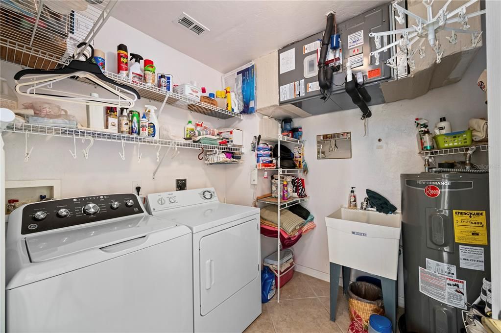 En Venta: $225,000 (3 camas, 2 baños, 1348 Pies cuadrados)