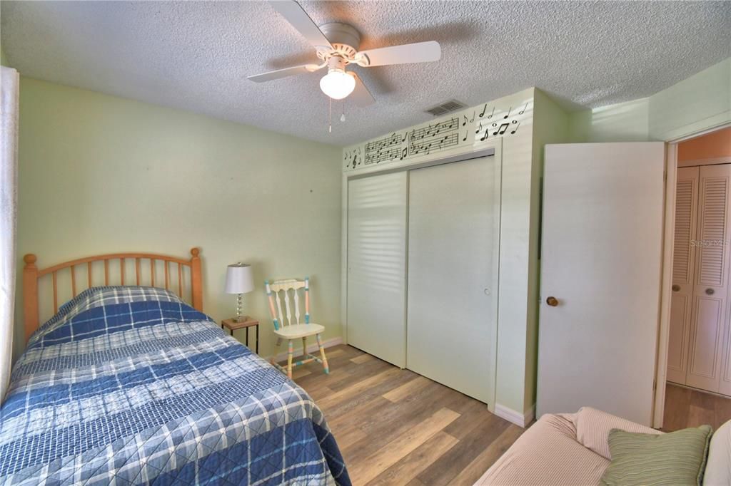 Active With Contract: $120,000 (2 beds, 2 baths, 1008 Square Feet)
