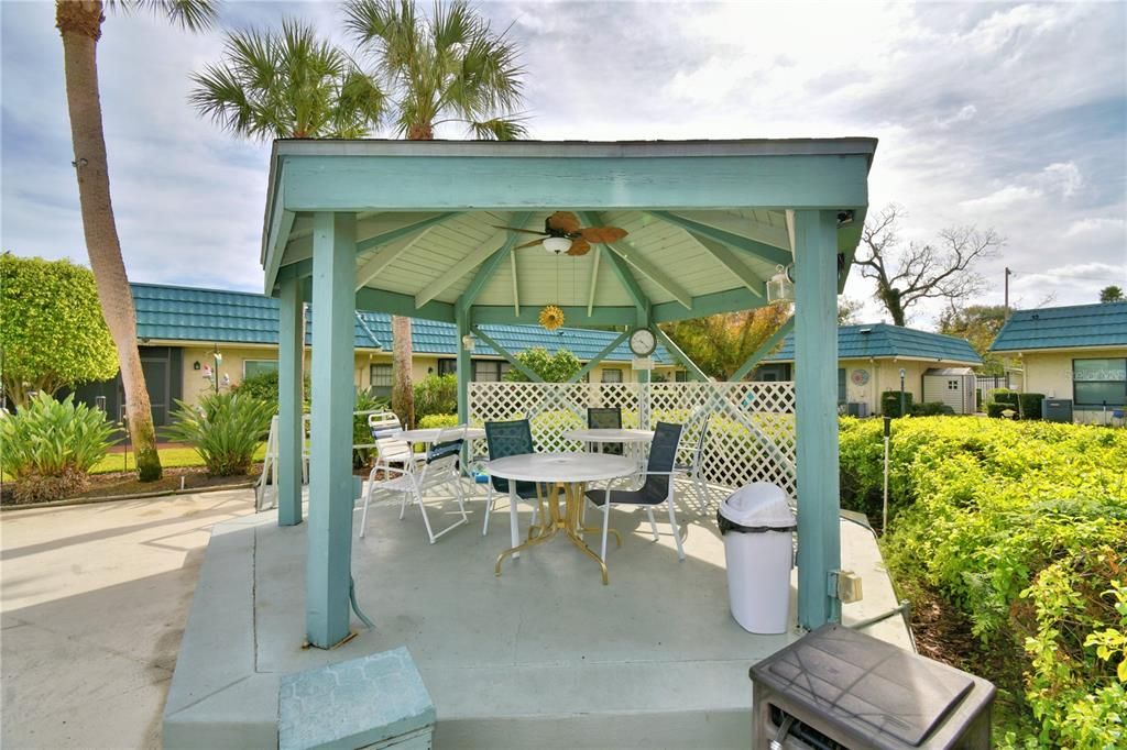 Active With Contract: $120,000 (2 beds, 2 baths, 1008 Square Feet)