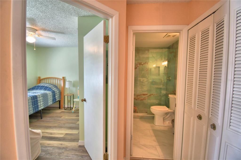 Active With Contract: $120,000 (2 beds, 2 baths, 1008 Square Feet)