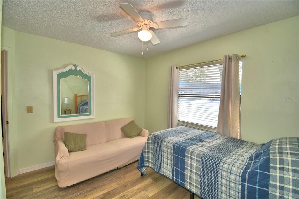 Active With Contract: $120,000 (2 beds, 2 baths, 1008 Square Feet)