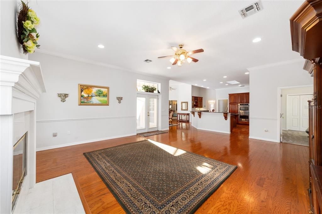 For Sale: $1,149,000 (5 beds, 4 baths, 4450 Square Feet)