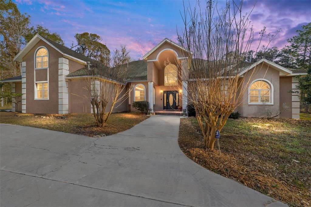 For Sale: $1,149,000 (5 beds, 4 baths, 4450 Square Feet)