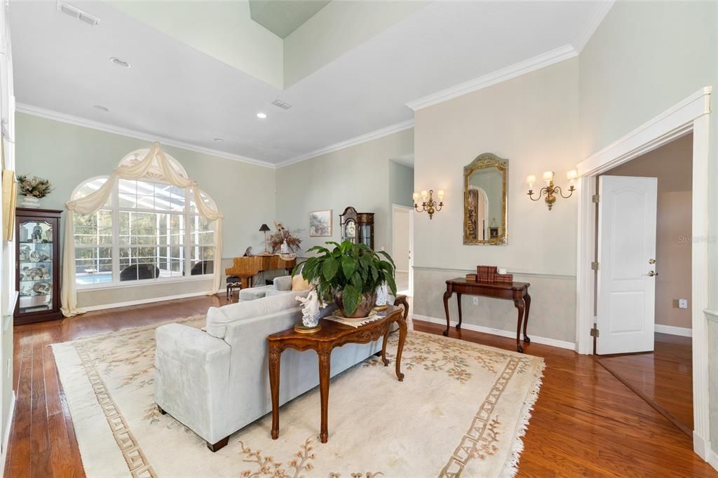 For Sale: $1,149,000 (5 beds, 4 baths, 4450 Square Feet)