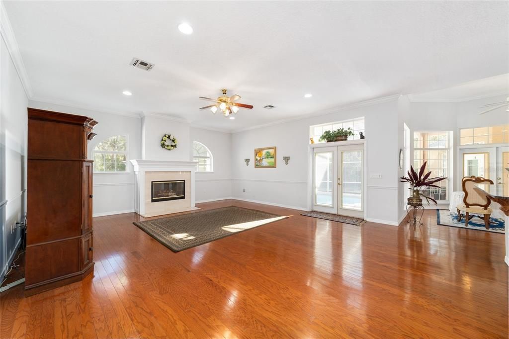 For Sale: $1,149,000 (5 beds, 4 baths, 4450 Square Feet)