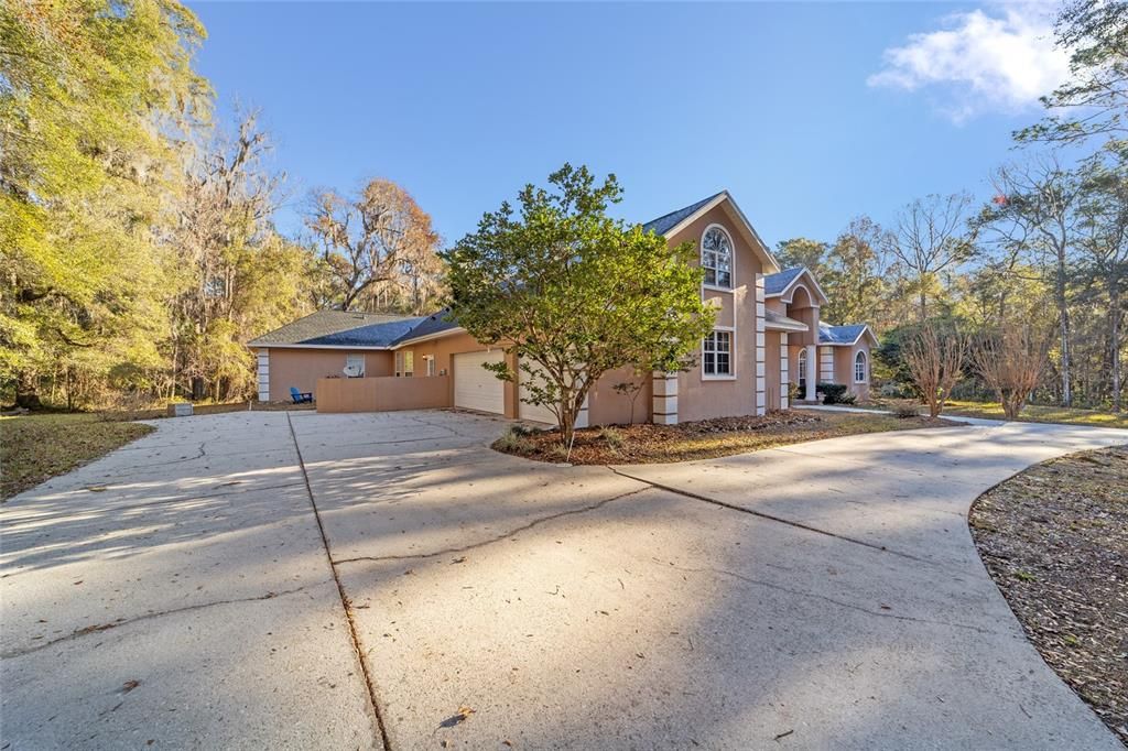 For Sale: $1,149,000 (5 beds, 4 baths, 4450 Square Feet)