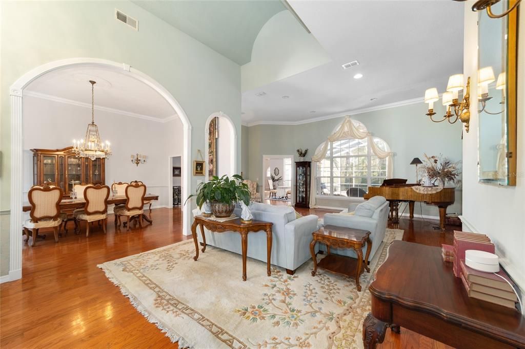 For Sale: $1,149,000 (5 beds, 4 baths, 4450 Square Feet)