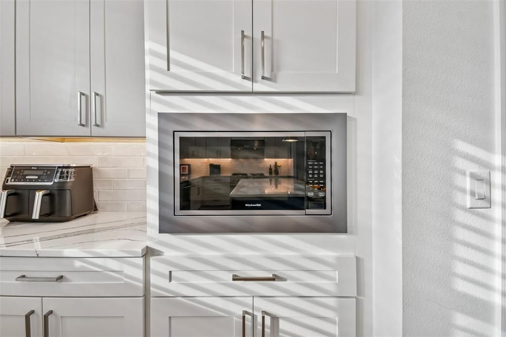 For Sale: $717,000 (4 beds, 3 baths, 2059 Square Feet)