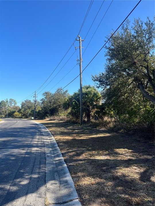 待售: $999,000 (13.11 acres)