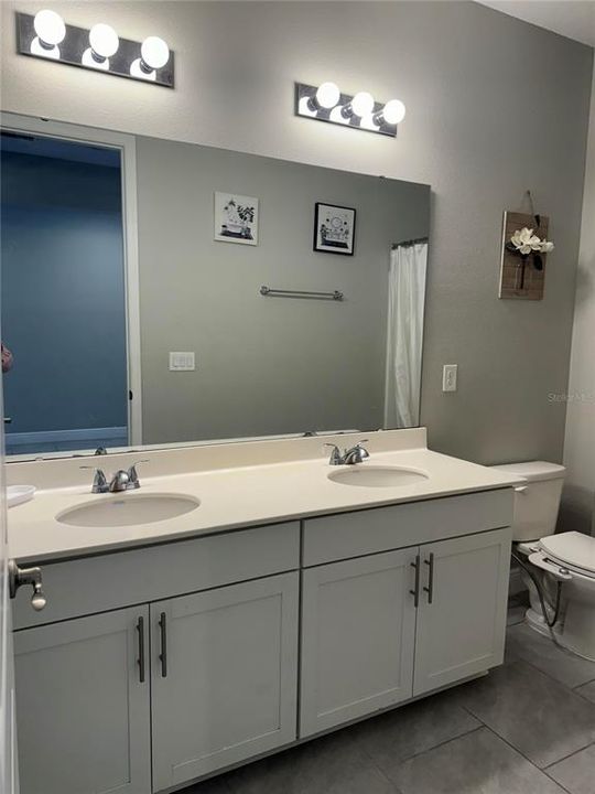 For Sale: $480,000 (4 beds, 2 baths, 2323 Square Feet)