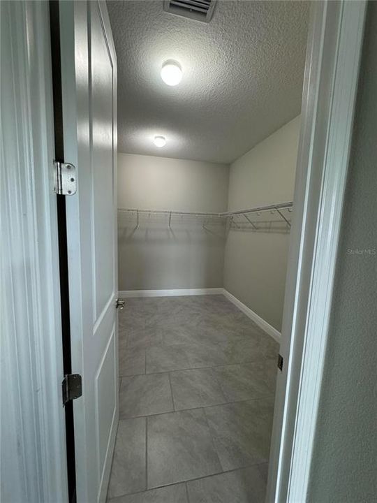 For Sale: $480,000 (4 beds, 2 baths, 2323 Square Feet)
