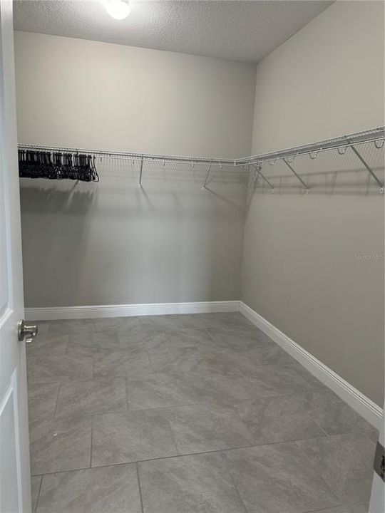 For Sale: $480,000 (4 beds, 2 baths, 2323 Square Feet)
